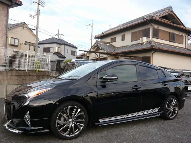 こちらのお車ですが、シルクブレイズGLANZENダクト付きフェンダー付きとなります♪