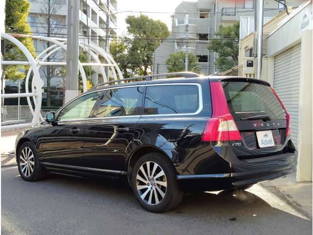 当店では「現車を見ずとも安心して購入できる」そういった車両のみを在庫車として販売する事をモットーとしております。