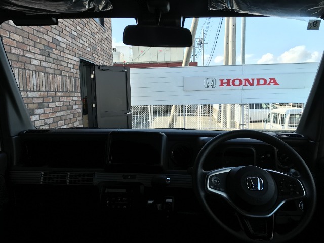 安心して運転して頂ける視界の広さと快適空間です。