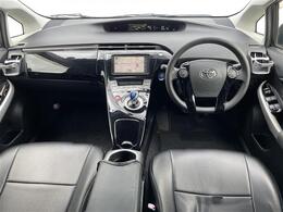 純正ナビ（NSDD-W61）　バックカメラ　スマートキー　プッシュスタート　ビルトインETC　オートライト　フォグランプ　ステアリングリモコン　ワンセグ　CD/DVD再生　純正17アルミ　電格ミラー