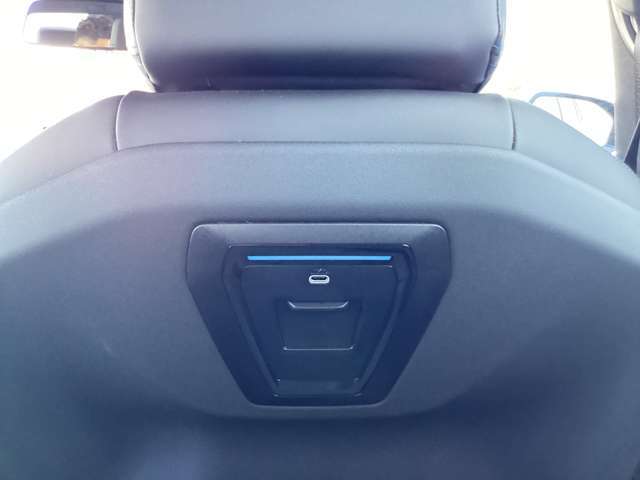 他社では車両価格が安くても膨大な諸経費で総支払額が高いケースが多く見受けられます…当社では整備費＆保証料込価格になりますのでご安心です♪