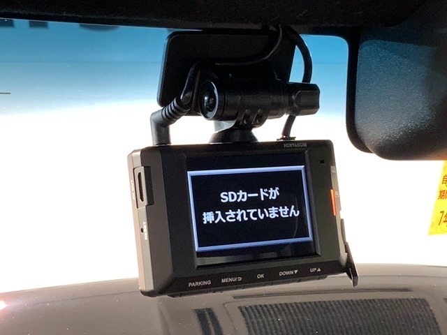 万が一の事故のときもドライブレコーダーがあると安心です。ご利用になる場合は個人情報保護の観点より新品の対応SDカードをお求め下さい。