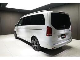 外装色はロッククリスタルホワイトです。