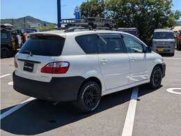 バンパー等はベッドライナービーストでマットブラックに塗装しております♪