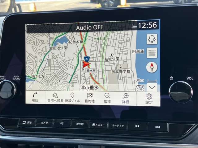 9インチの大画面モニターを搭載し、Apple CarPlayへのワイヤレス接続やAndroid Autoにも対応。