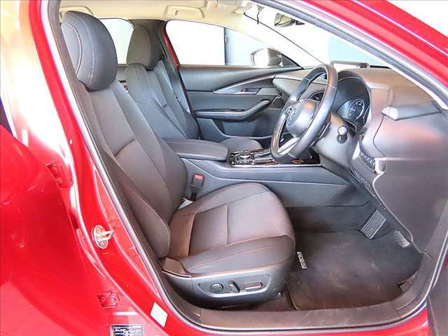 この度は、数ある掲載車両の中から当店の車両をご覧いただきまして、誠にありがとうございます