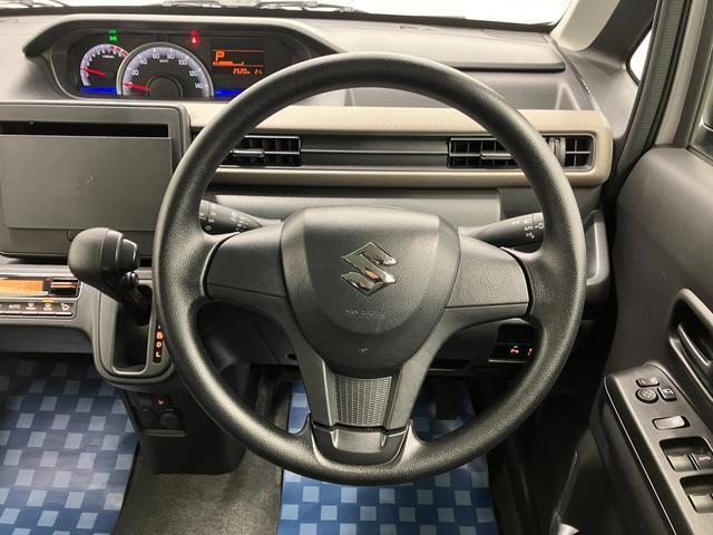 【ハンドル回り】インテリアに合わせたデザインのステアリングは、運転される方のことも考え、運転しやすい形状、大きさです。ぜひ一度、実際に触ってお確かめください。