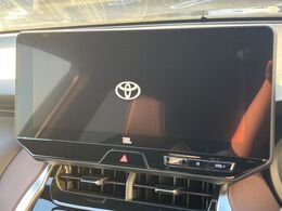 【12.3インチワイドナビ】高級感とインパクトのある大型ワイドナビを装備。各種オーディオ操作はもちろん、横長ワイド画面でのマップ2分割表示など、利便性も高いナビです♪