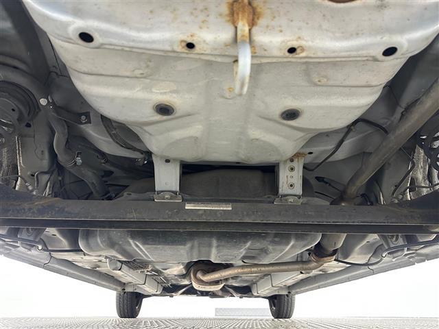 【下回り】下回りがきれいなうちに、防錆加工の施工がオススメ。降雪地域はもちろん、沿岸部にお住いの方や、趣味でマリン・ウィンタースポーツをされる方に大変好評いただいております。