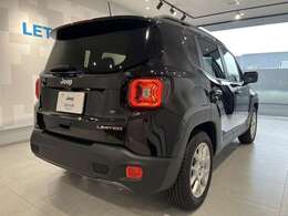 全国のジープ正規ディーラーでご使用いただける認定中古車保証が付きます。メンテナンス等、お近くのジープ正規ディーラーにて行うことができますので安心してお乗りいただけます。