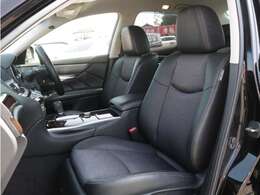 ハーフレザーシート装備☆内装ももちろんクリーンナップ済みですので気持ちよくお使いいただければと思います！