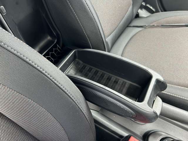 弊社選りすぐりの在庫車両を存分に較べて頂く為、試乗予約も随時受け付けております。お気軽にお問い合わせください。電話番号04-2935-0680