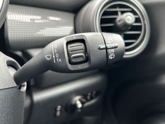 納車後のアフターもお近くのLIBERALAまたはガリバー店舗【一部店舗を除く】で対応可能です。保証修理のほか、車検もお任せください。