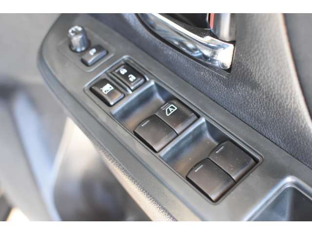 【納車をお急ぎのお客様】どうしてもすぐにお車が必要なお客様には代車をご用意させていただきます。お電話にて事前にお申し付けください。※お支払いがお済のお客様に限ります。
