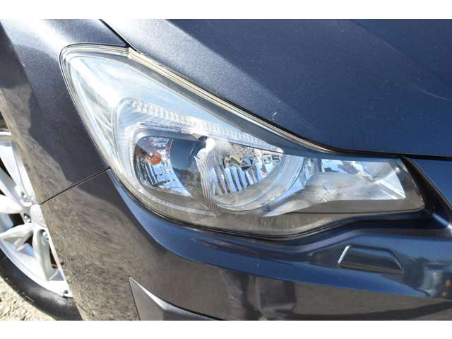 【車の傷がある場合】外装の傷で名刺サイズ以上の傷がある場合、鈑金塗装を行い納車致します。勿論、無料です。※提携工場の状況により納期が変動致しますので納車をお急ぎのお客様には対応出来ない場合があります。