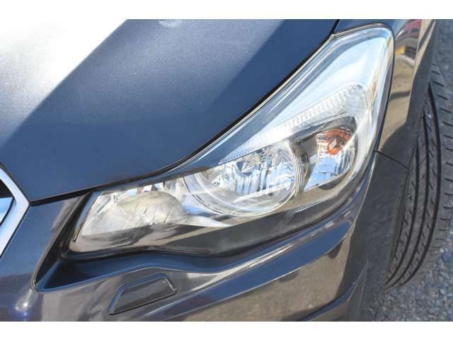 【車の匂いどうにかなりますか？】当店はオゾン発生機を導入しておりオゾンの力で臭いの元を酸化分解させ根本から対処致します。オゾンは除菌効果もあるそうです。お客様のご要望に出来る限り努力をさせて頂きます。