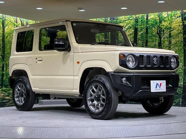 高透明度のガラス皮膜で撥水はもちろん、上質なツヤ・光沢を実現。紫外線や酸性雨から大切な愛車を保護し、色あせ・劣化を防止。「弾スプラッシュコート」、「弾プリミッサコート」からお選びいただけます。