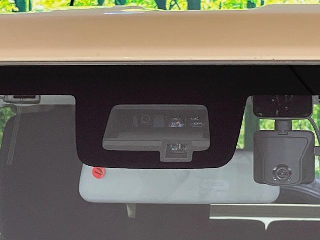 【スズキ　セーフティサポート】走行中に前方の車両等を認識し、衝突しそうな時は警報とブレーキで衝突回避と被害軽減をアシスト。より安全にドライブをお楽しみいただけます。