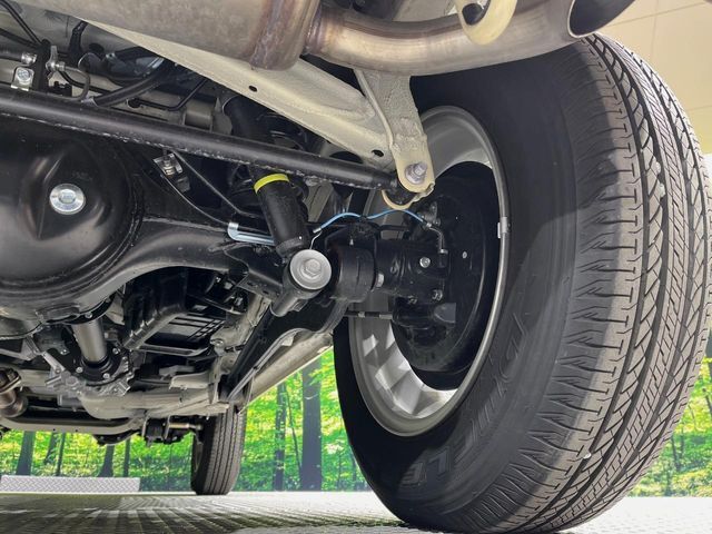 お車を安心してお乗りいただく為には、足回りの定期点検が欠かせません。サービスサポート（有償保証）では無料点検もご提供しており、安心のカーライフをお過ごしいただけるサポート体制が整っています。