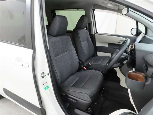 長時間座っても疲れにくいシートです。