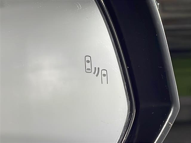 【　BSM　】ブラインドスポットモニター（BSM）が装備されております。左右後方の障害物を検知することで車線変更の際などの不意の衝突を回避することが可能です。