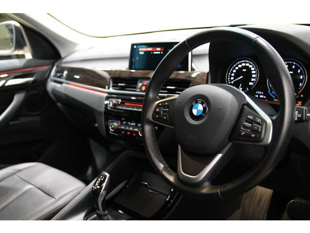 少し車高が高めのモデルですが、ハンドリングの良さはさすがBMWと言えます。