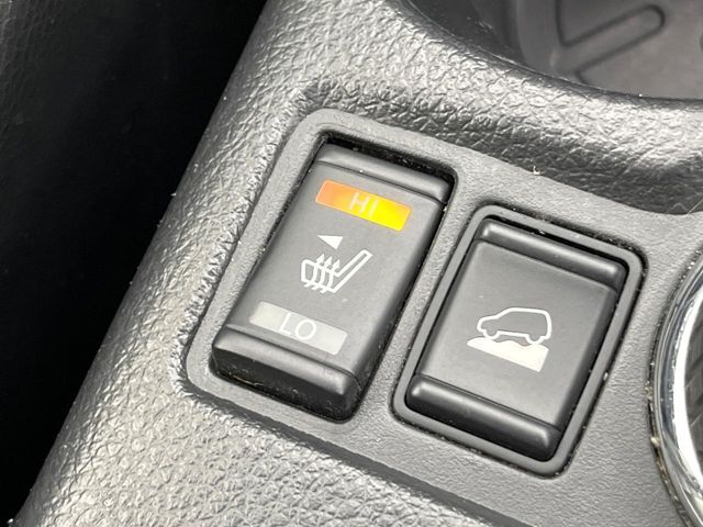【シートヒーター】寒い日に重宝するシートヒーター！エアコンより早く温まってくれるので寒がりの人も安心ですね♪エアコンの温風は乾燥するから苦手、という方にもをおすすめです。