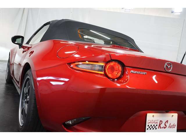 【リア左側テールランプ】黄ばみもなく非常にきれいな状態です！納車前には再度仕上げて納車します！内外装問わず、とにかく徹底清掃・洗浄を行っております。私たちは自信をもって次なるお車をご提供いたします！！