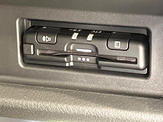 【ETC】高速道路の料金所をストレスなく通過！話題のスポットやサービスエリアに多い「スマートIC」利用時は必須のアイテムです。当店でセットアップを実施、ご納車当日からすぐにご利用いただけます！