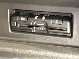 【ETC】高速道路の料金所をストレスなく通過！話題のスポットやサービスエリアに多い「スマートIC」利用時は必須のアイテムです。当店でセットアップを実施、ご納車当日からすぐにご利用いただけます！