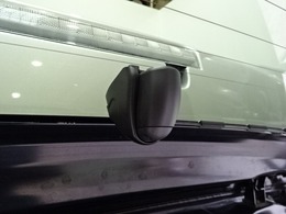 『ドライブレコーダー』動画を残すことで万が一の事態に遭遇した時の必須アイテムです！急ブレーキ・急ハンドルが起こった際、自動で記録が上書きされずに保存され、後でPC等で確認出来ます。