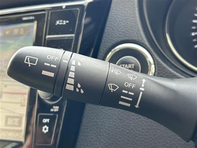 気になる車はすぐにお問い合わせください！画面右側の0066から始まる無料ダイヤルからお問い合わせ下さい！専門スタッフがお車のご質問にお答えいたします！
