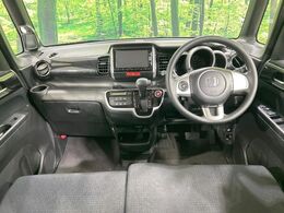 【純正ナビ】人気の純正ナビを装備。オーディオ機能も充実しており、Bluetooth接続すればお持ちのスマホやMP3プレイヤーの音楽を再生可能！毎日の運転がさらに楽しくなります！！