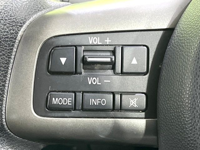 【ステアリングスイッチ】運転中、前方から目線をそらすことなく、オーディオ等の操作が可能な便利機能！安心＆快適なドライブを演出してくれます♪