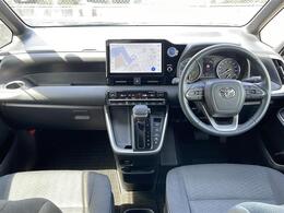 【　オ【インパネ全体】全方位で視界が広く、高い目線で運転もしやすいです！ートエアコン　】車内温度を感知して自動で温度調整をしてくれるのでいつでも快適な車内空間を創り上げます！