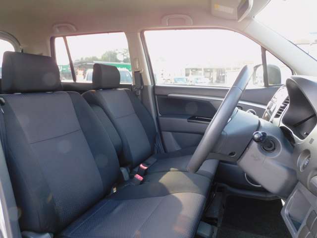 車買ってもメンテナンスも車検もお金かかるしな・・・そうお考えの方はぜひ新車リースをご検討ください！月々定額で新車に乗れます♪