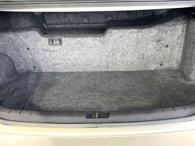 普段のお買い物や通勤、送迎等に十分な荷室スペースを確保しております。大きな荷物の積載も可能です♪