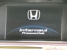 【メーカー純正ナビ】インテリアに溶け込むスタイリッシュな「専用設計」メーカーナビを装備♪視認性や操作性など基本性能にも優れ、より上質なカーライフをお楽しみいただけます。