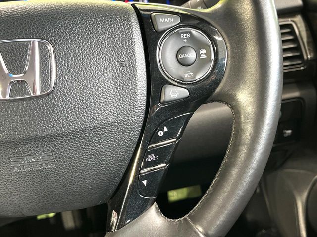 【アダプティブクルーズコントロール】高速道路での長距離走行が楽に！！自動で速度を保つクルーズコントロールが、衝突軽減システムと連携し、前方の車両を感知して車間を保つように速度調節してくれます！！