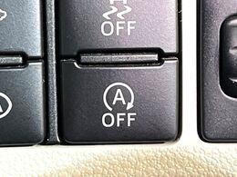 【アイドリングストップ】赤信号や渋滞で停車した際にエンジンを停止し、無駄な燃料の消費を抑えます。燃費向上や環境保護につなげる機能♪エンジンはブレーキを離せば再始動します。