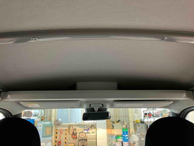 【オーバーヘッドシェルフ】　頭上にティッシュやファイルなどが収納できます