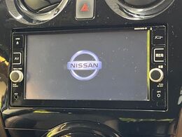 【純正ナビ】人気の純正ナビを装備。オーディオ機能も充実しており、Bluetooth接続すればお持ちのスマホやMP3プレイヤーの音楽を再生可能！毎日の運転がさらに楽しくなります！！