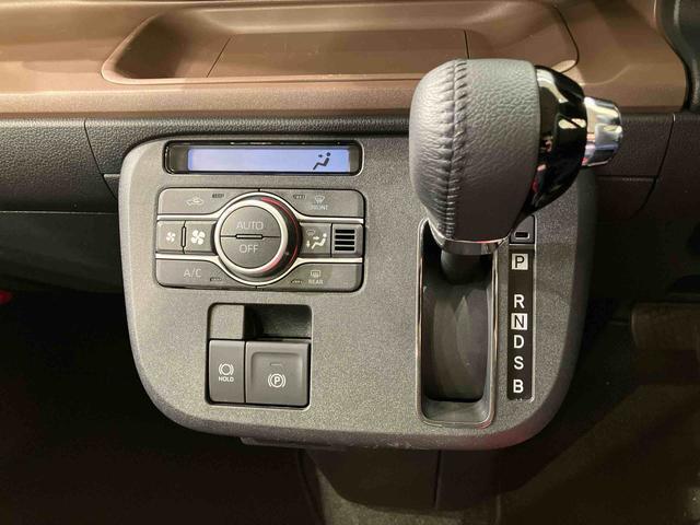納車前にはプロのメカニックが、各部の点検を行います。ディーラーにしか出来ない品質、そしてサービスできっと満足していただけると思います！