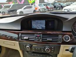 メーカーIドライブナビ、Bモニターついてます。下取、買取もお任せ下さい！お客様が大事に乗られていた車を精一杯査定させて頂きます！輸入車含めオールジャンルOK！ドレスアップ高価買取！