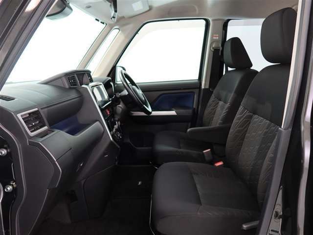 見通しのよいすっきりとした視界で、誰でも運転しやすいです。運転のしやすさは疲れにくさにも繋がりますよ♪