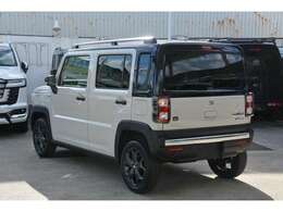 新車専門店カーズカフェの厳選新車専用オプションセットプランもご用意しております。総額でお得にご提案！登録諸費用、自賠責も車両総額に全て込みですのでご予算も明解安心です！