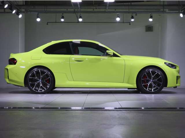 プレミアムセレクション2年保証のお車は2年延長保証にご加入頂けます。プレミアムセレクション2年保証からさら最大2年間、合計4年間の保証をお受け頂けます。対象箇所の不具合は無償修理をご提供致します。