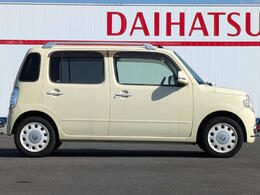 「当社のこだわり」入庫後のお車は選任スタッフによる細部清掃を実施しております。足回り、エンジンルーム、室内、室外を隅々まで綺麗にしております。展示車はキレイです。全国配送も可能ですのでご相談下さい！