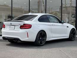 地域最大級の展示台数！お気に入りのお車があれば、ぜひステアリングを手にしてください。稀少モデルも鋭意取り揃え、幅広いニーズにお応え致します。スタッフ一同皆様のご来店を心よりお待ち申し上げます。