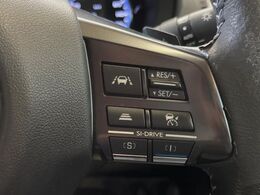 【全車速追従機能付クルーズコントロール】高速道路での長距離走行が楽に！！自動で速度を保つクルーズコントロールが、衝突軽減システムと連携し、前方の車両を感知して車間を保つように速度調節してくれます！！